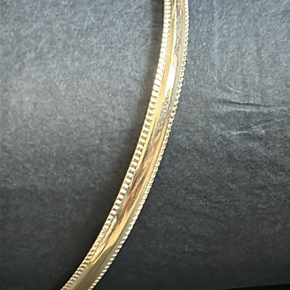 Women’s‎ vintage dainty gold tone bangle bracelet one size measurements shown - Picture 2 of 7